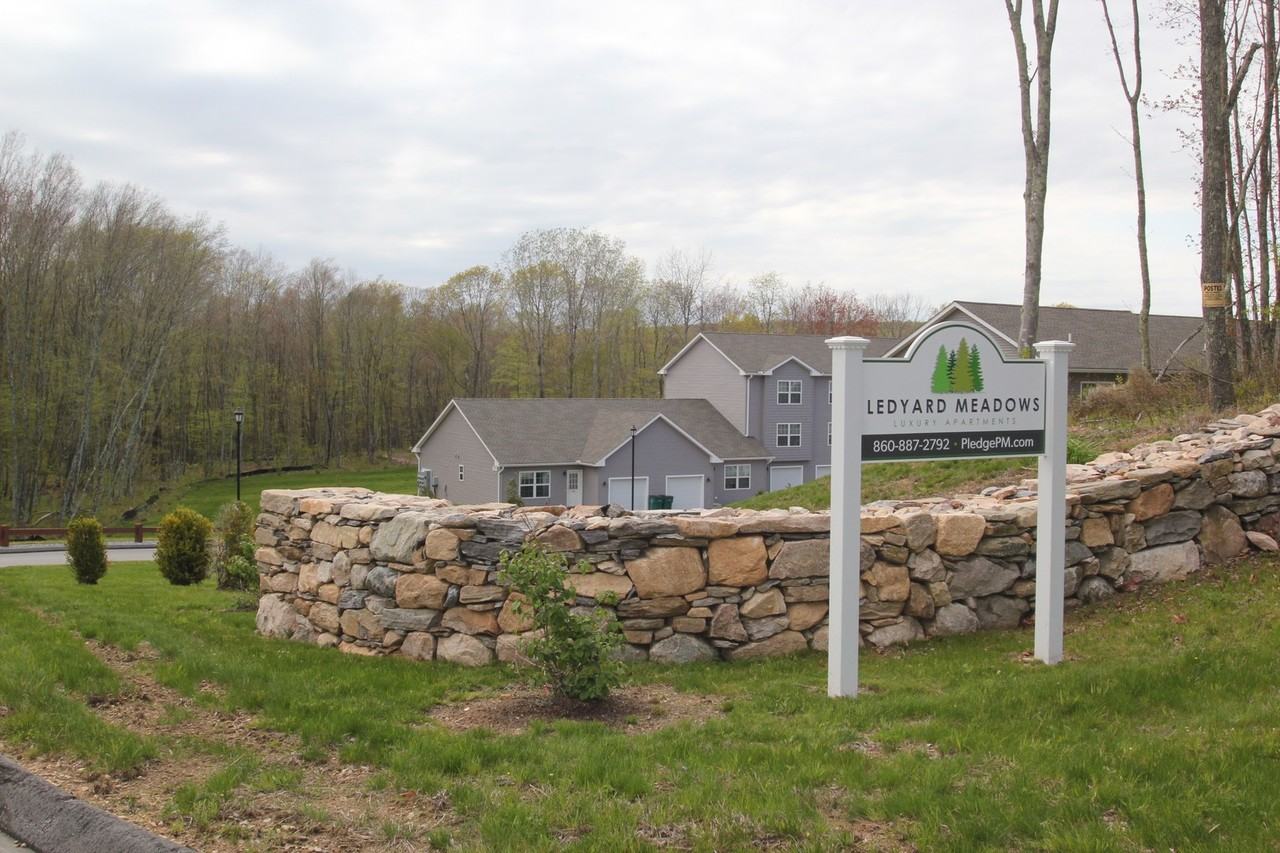 Ledyard Meadows - Bld 300-400 - Photo 2 of 50