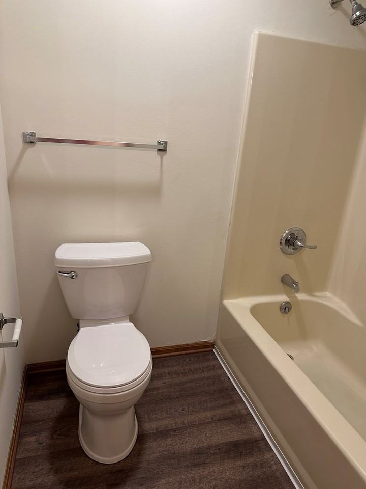 Pointe Center -TAZIAN PROP - Photo 7 of 7