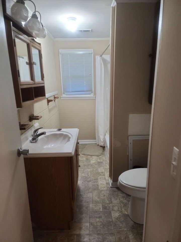 6228 Watkins Rd - Photo 7 of 18