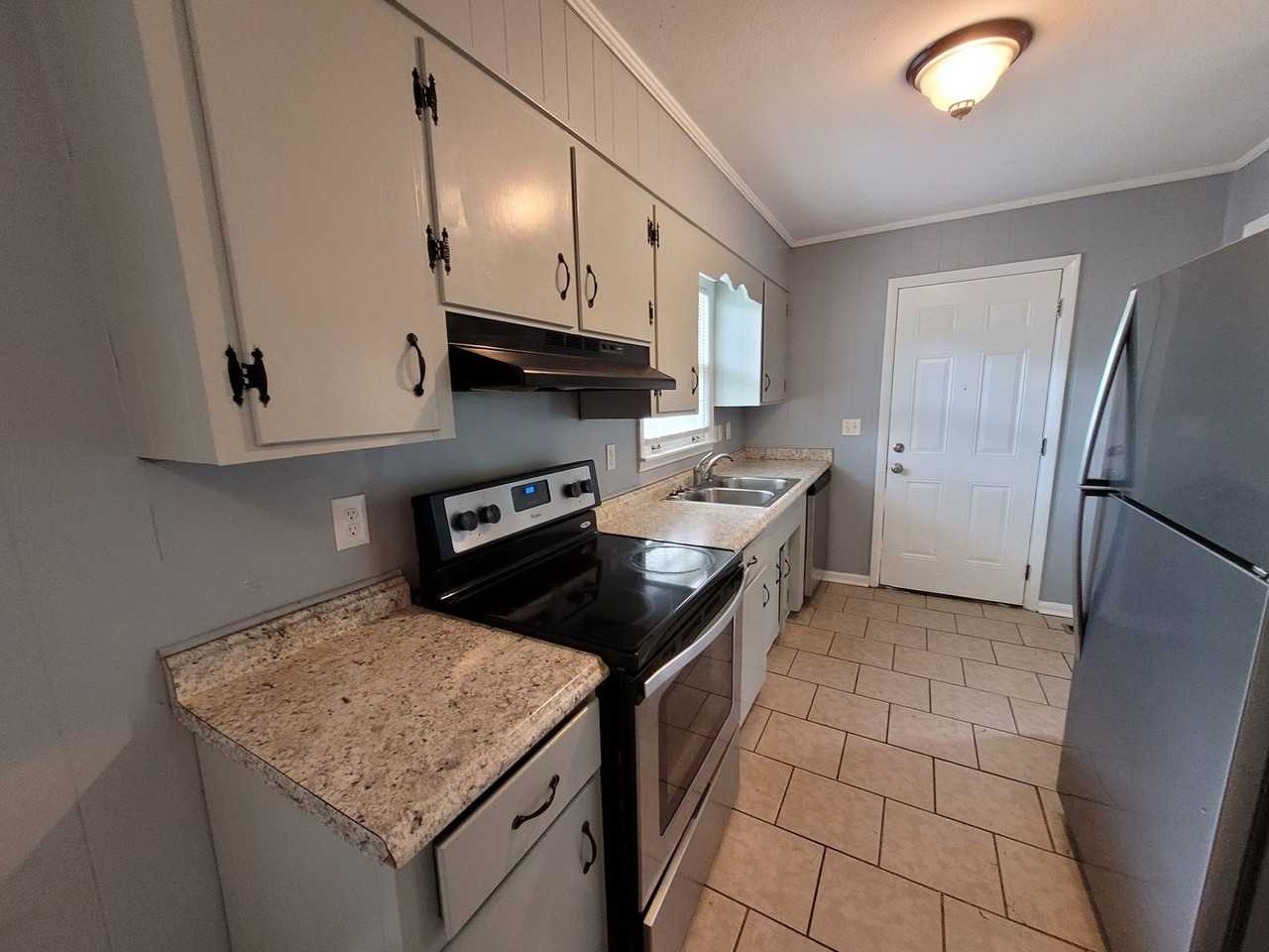 4611 Daugette Dr Nw - Photo 3 of 17