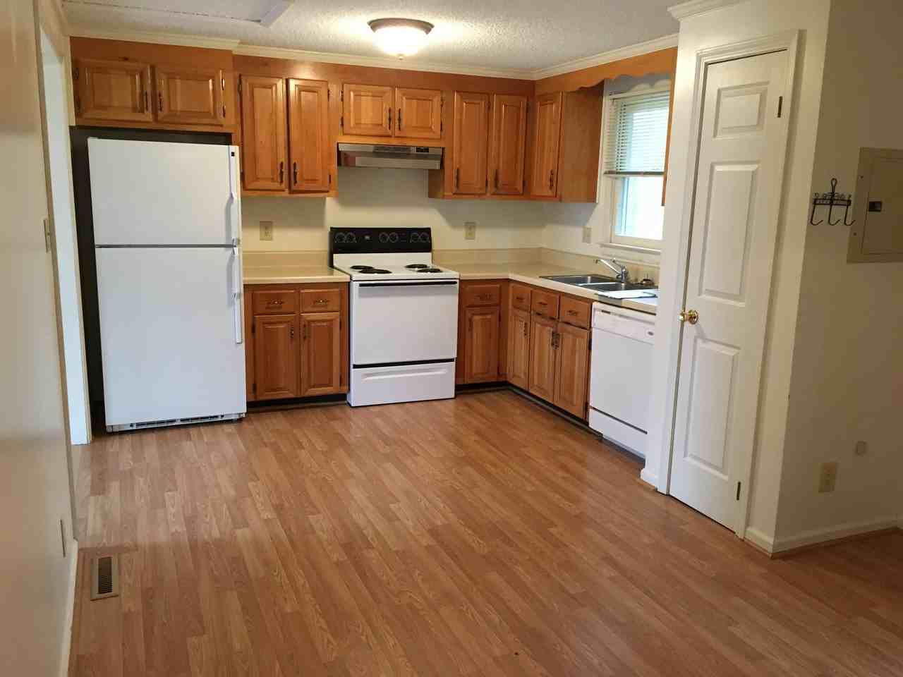 800 4th St - Photo 2 of 11