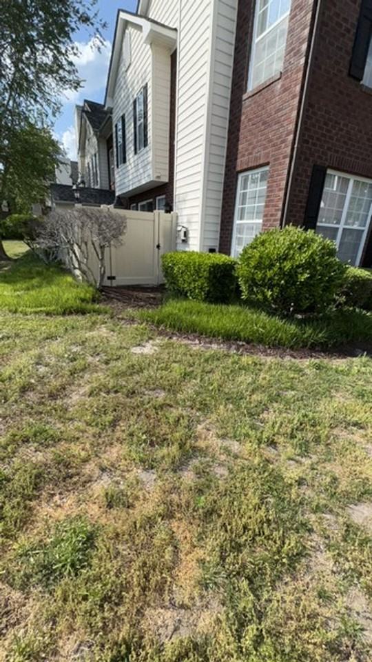 5821 Ludington Dr - Photo 3 of 17