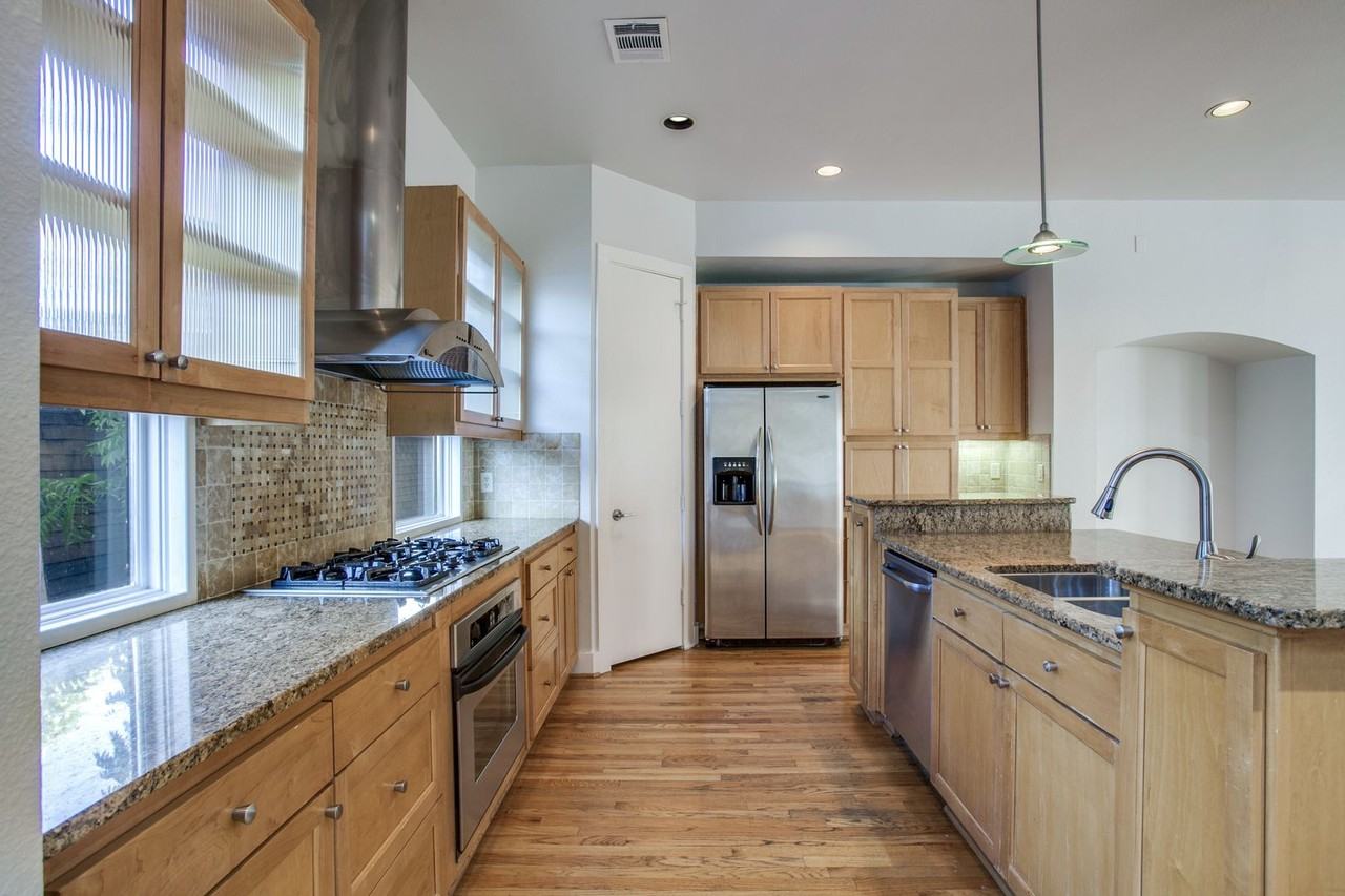 3805 Holland Ave - Photo 3 of 12