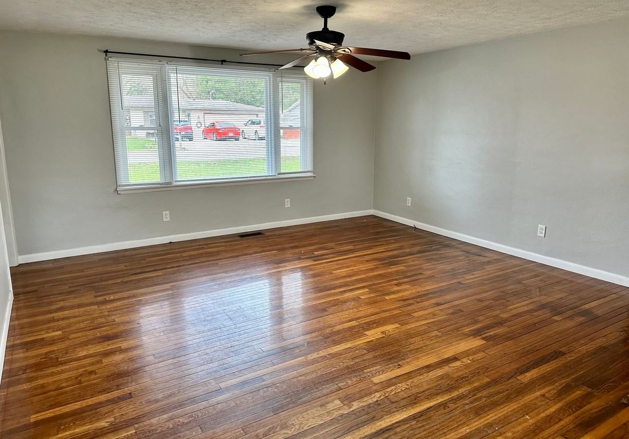 7745 N Huntington St - Photo 3 of 21