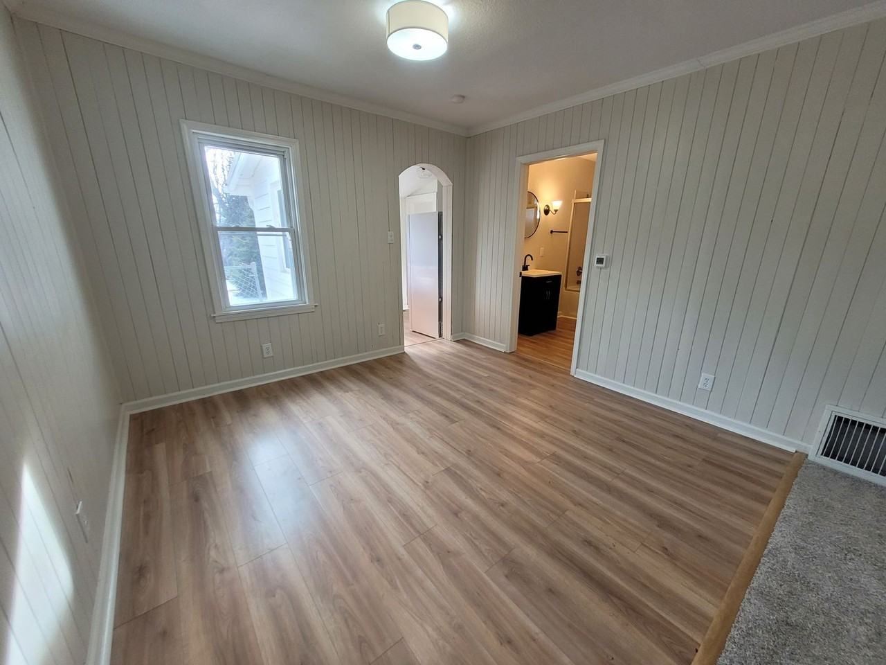 5716 Ovid Ave - Photo 2 of 21