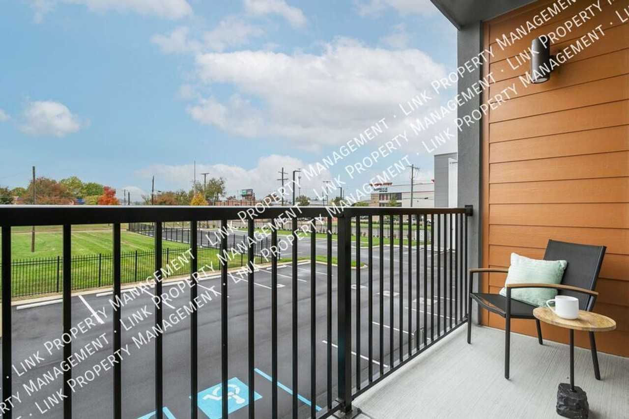 245 245 W 26th St - Flats Model 237 - Photo 6 of 35