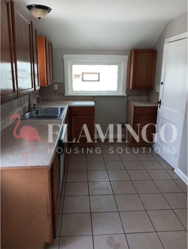 3005 Edison St - Photo 3 of 13