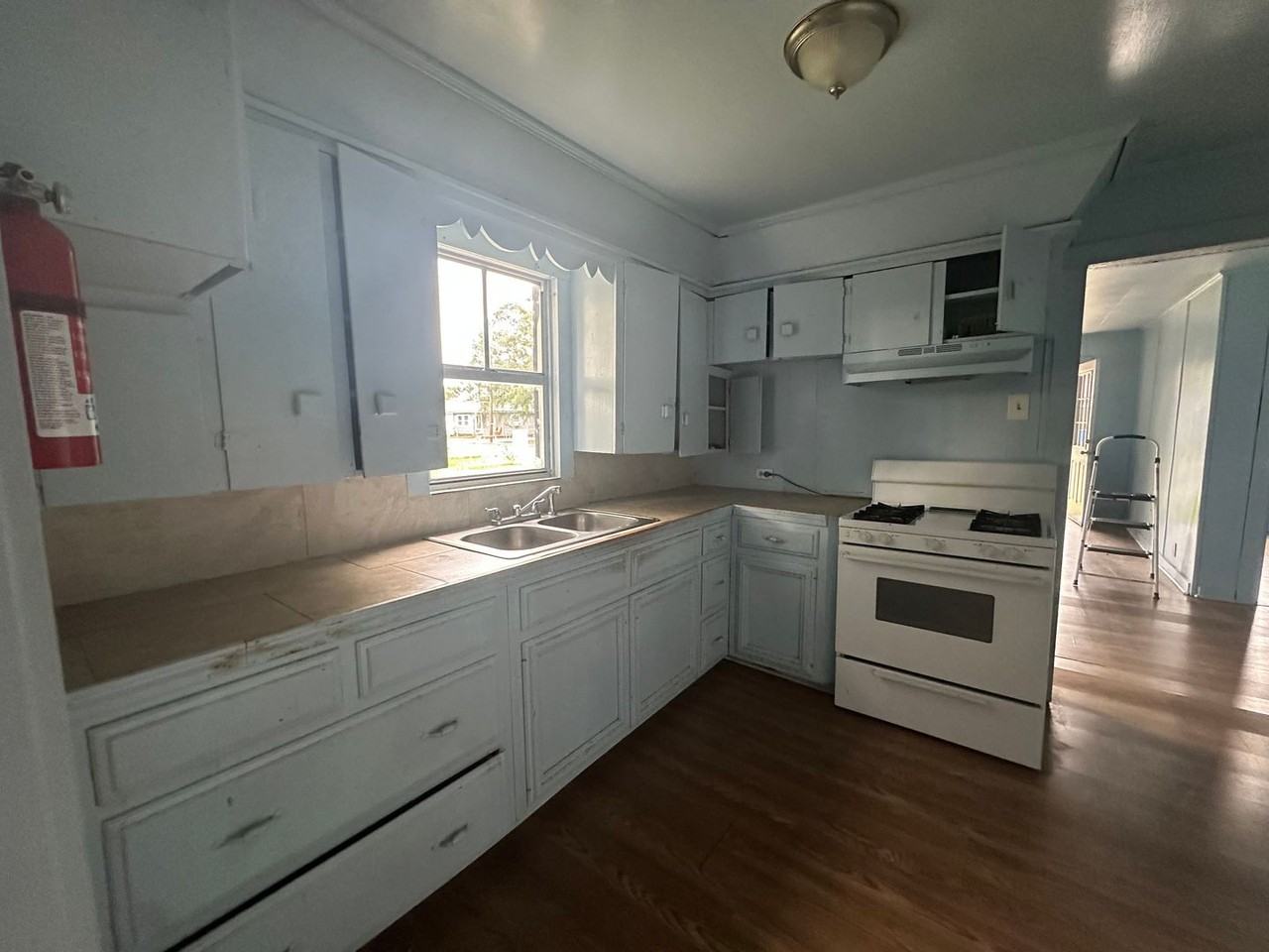 1205 S Magnolia St - Photo 7 of 12