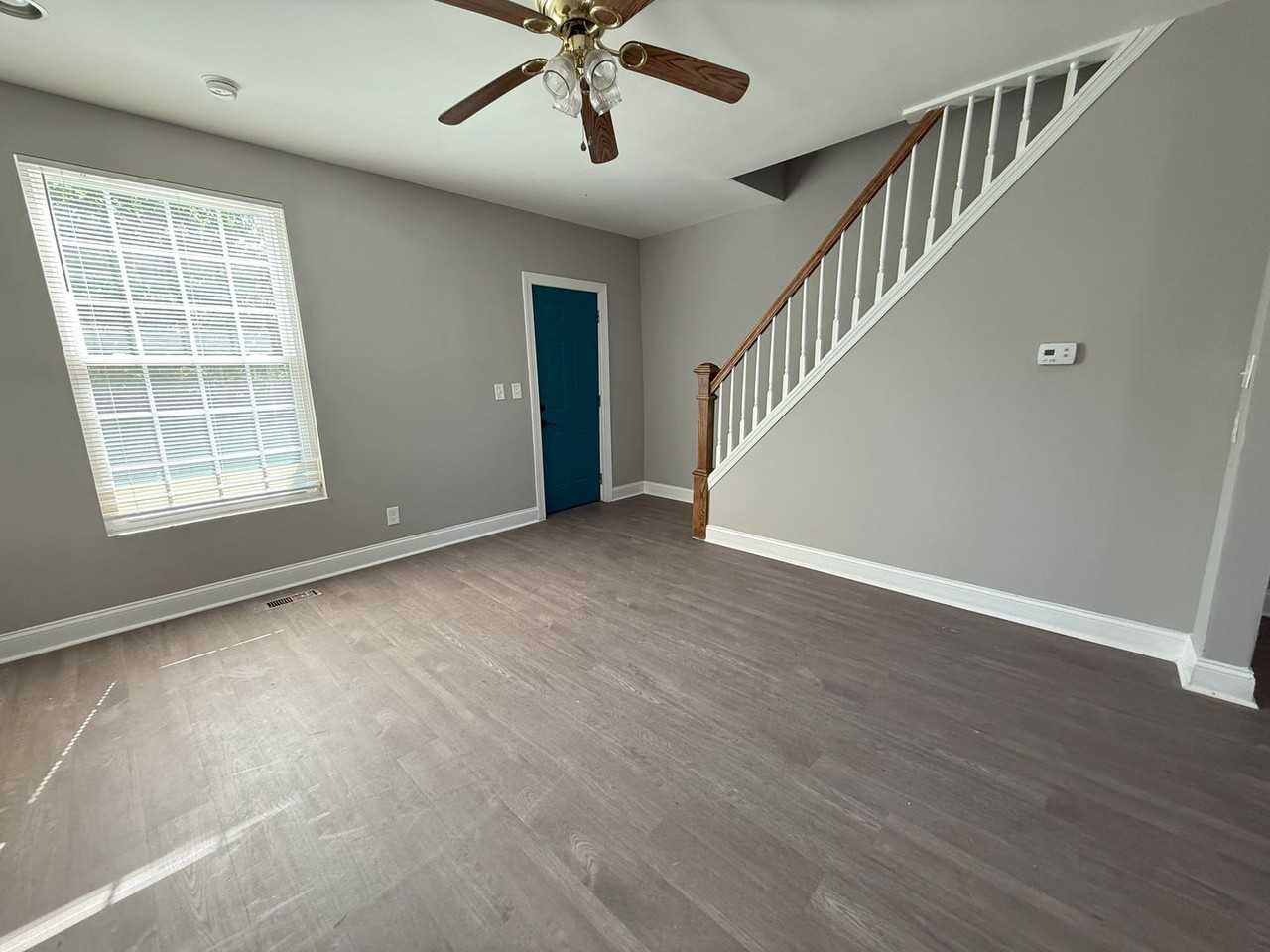 422 N East Ave - Photo 3 of 17