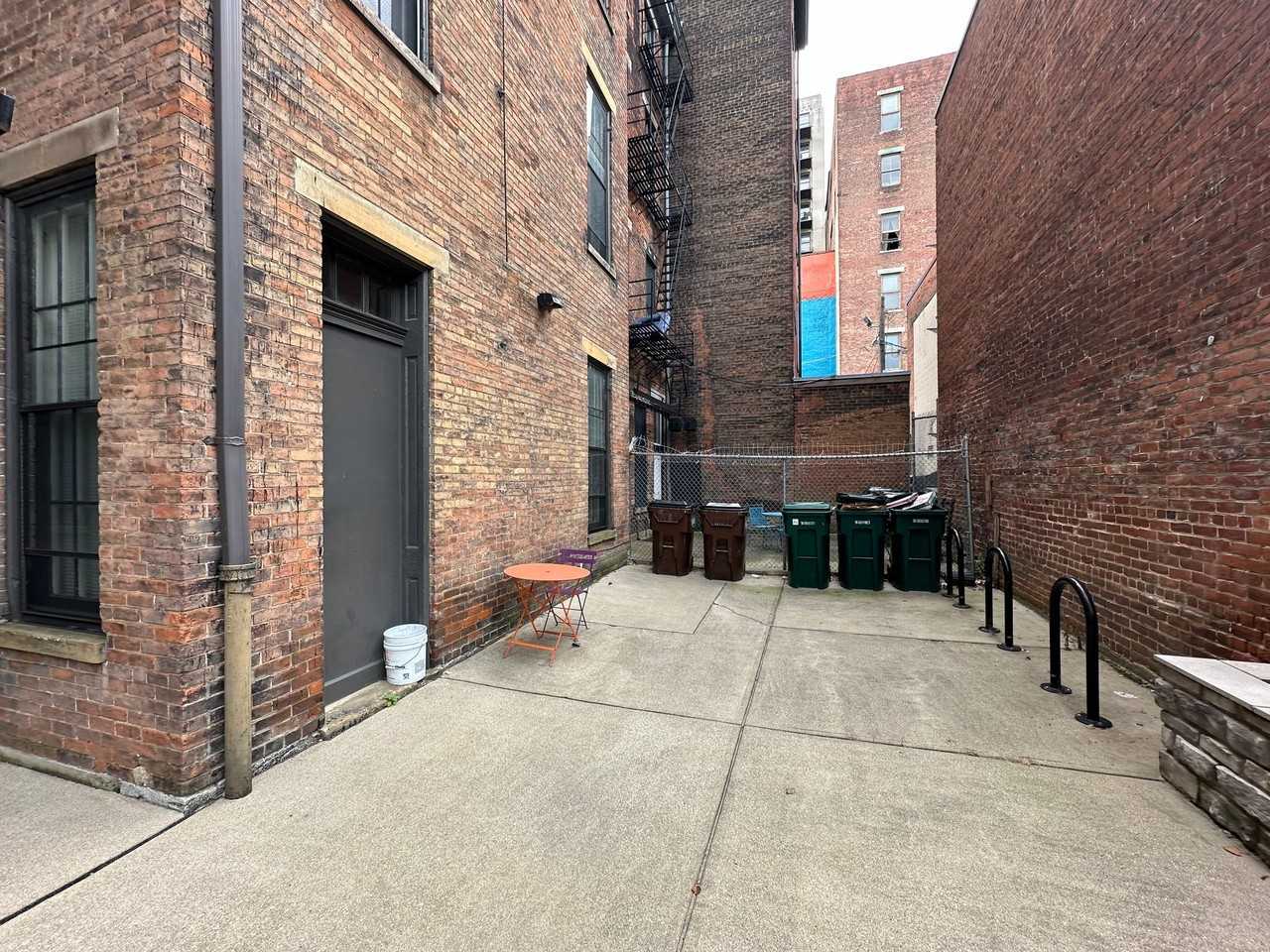 1123-1125 Walnut St - Photo 2 of 5