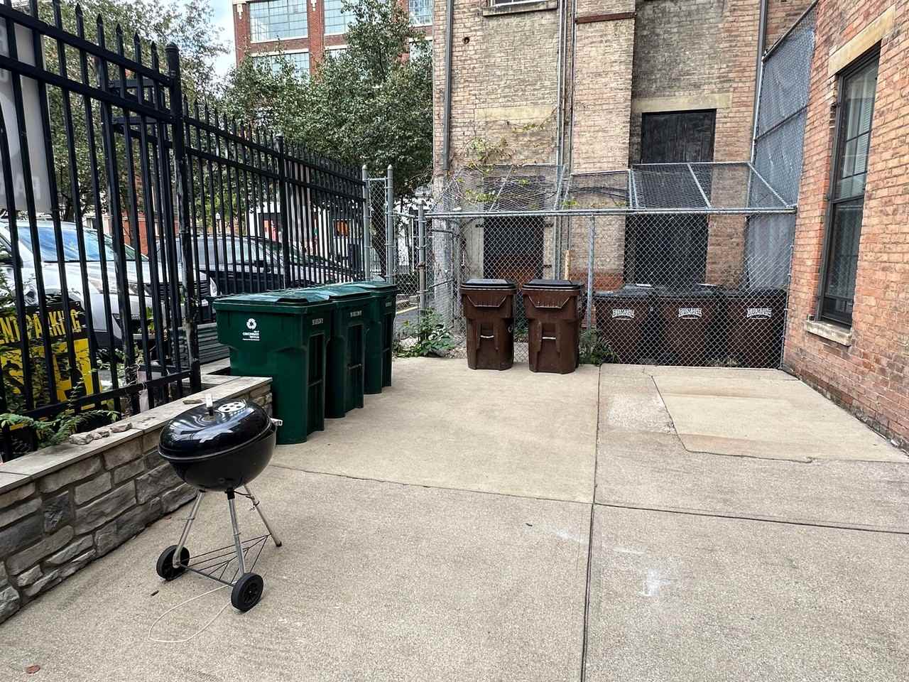 1123-1125 Walnut St - Photo 3 of 5