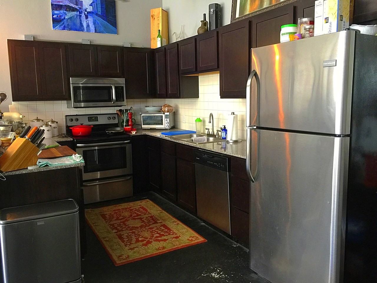 3317 N Shartel Ave - Photo 5 of 9