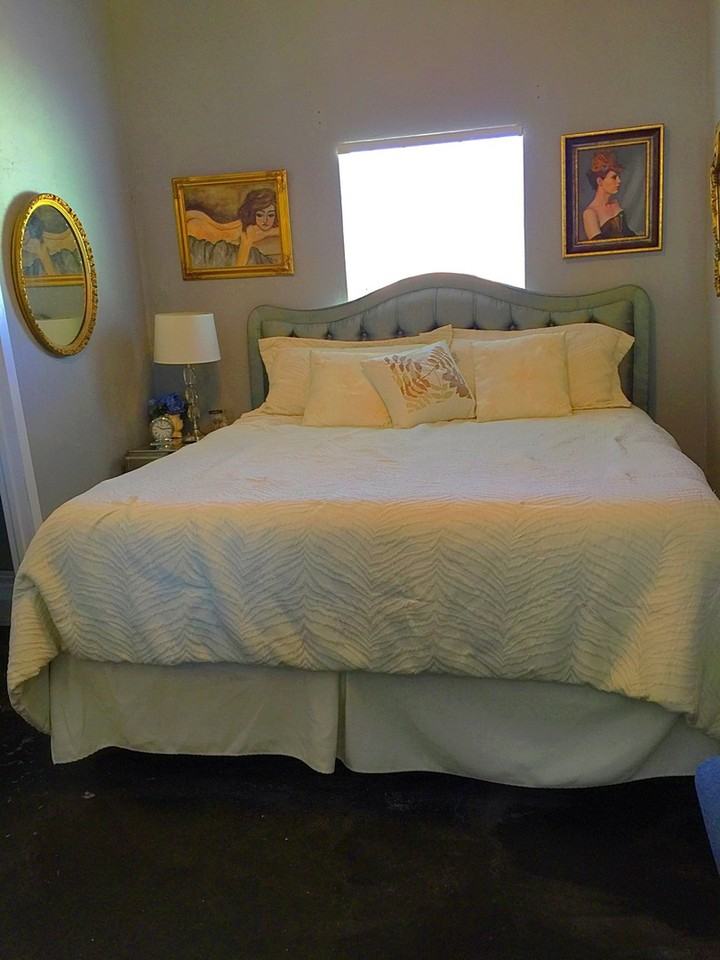 3317 N Shartel Ave - Photo 6 of 9