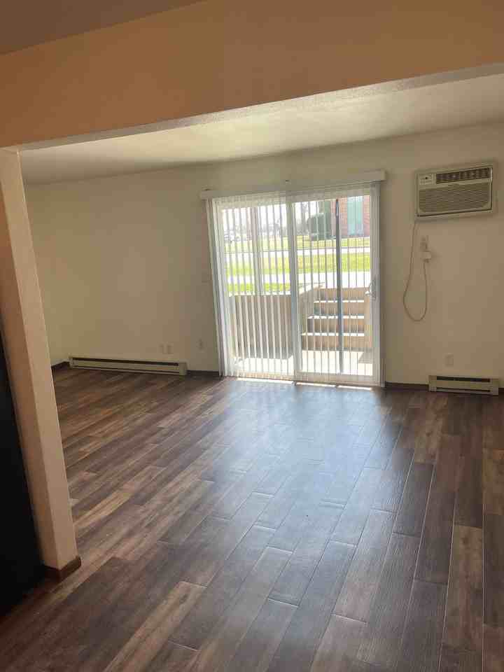 Immaculate Updated 1 and 2 Bedrooms with 1 Bath - Photo 2 of 20