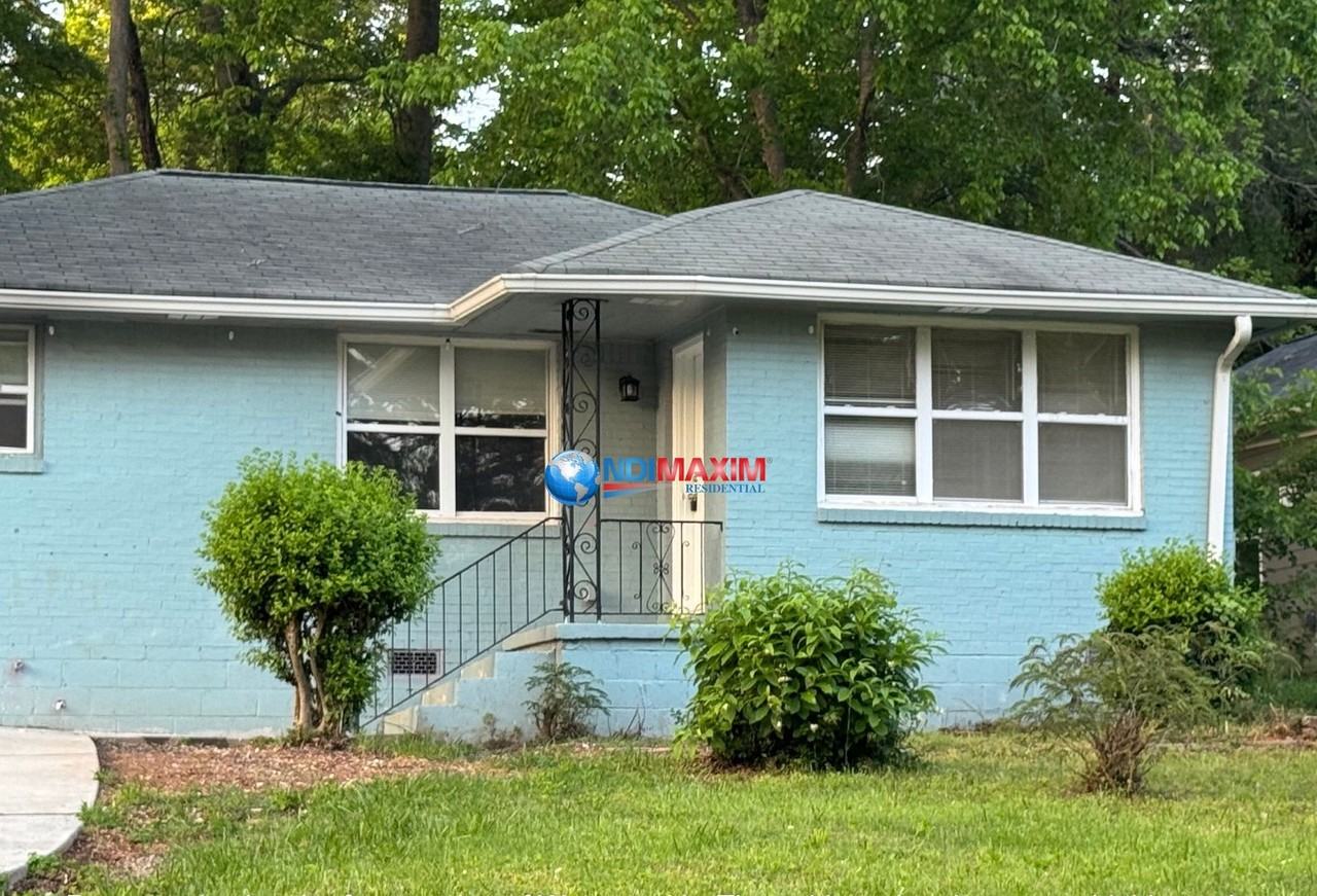 2334 Marion Cir - Photo 3 of 16