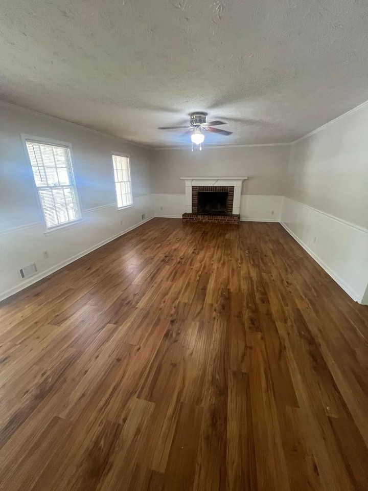 1250 Eli Ln - Photo 3 of 22