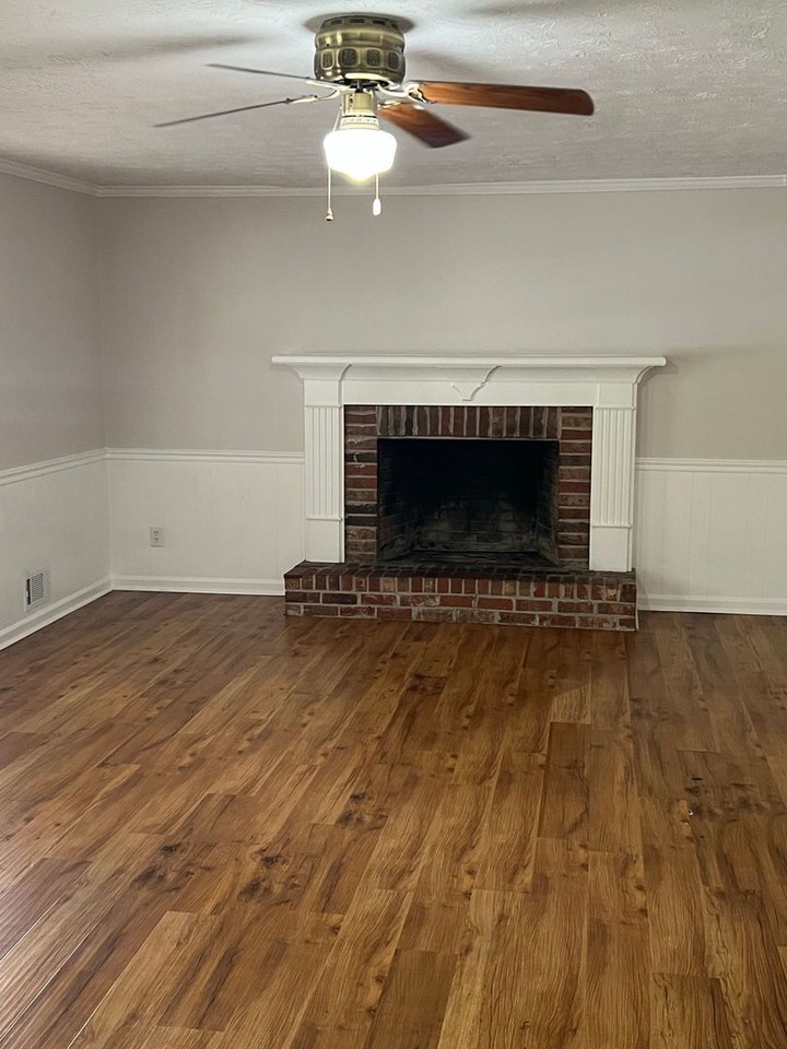 1250 Eli Ln - Photo 4 of 22