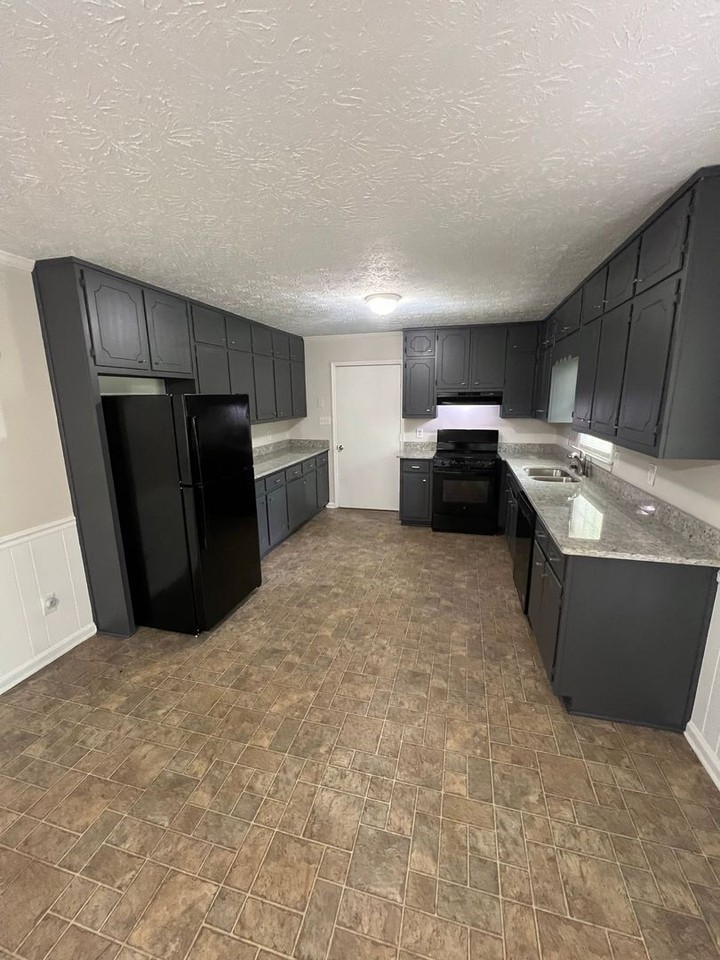 1250 Eli Ln - Photo 6 of 22