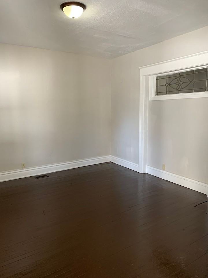 3130 Broadway - Photo 2 of 8