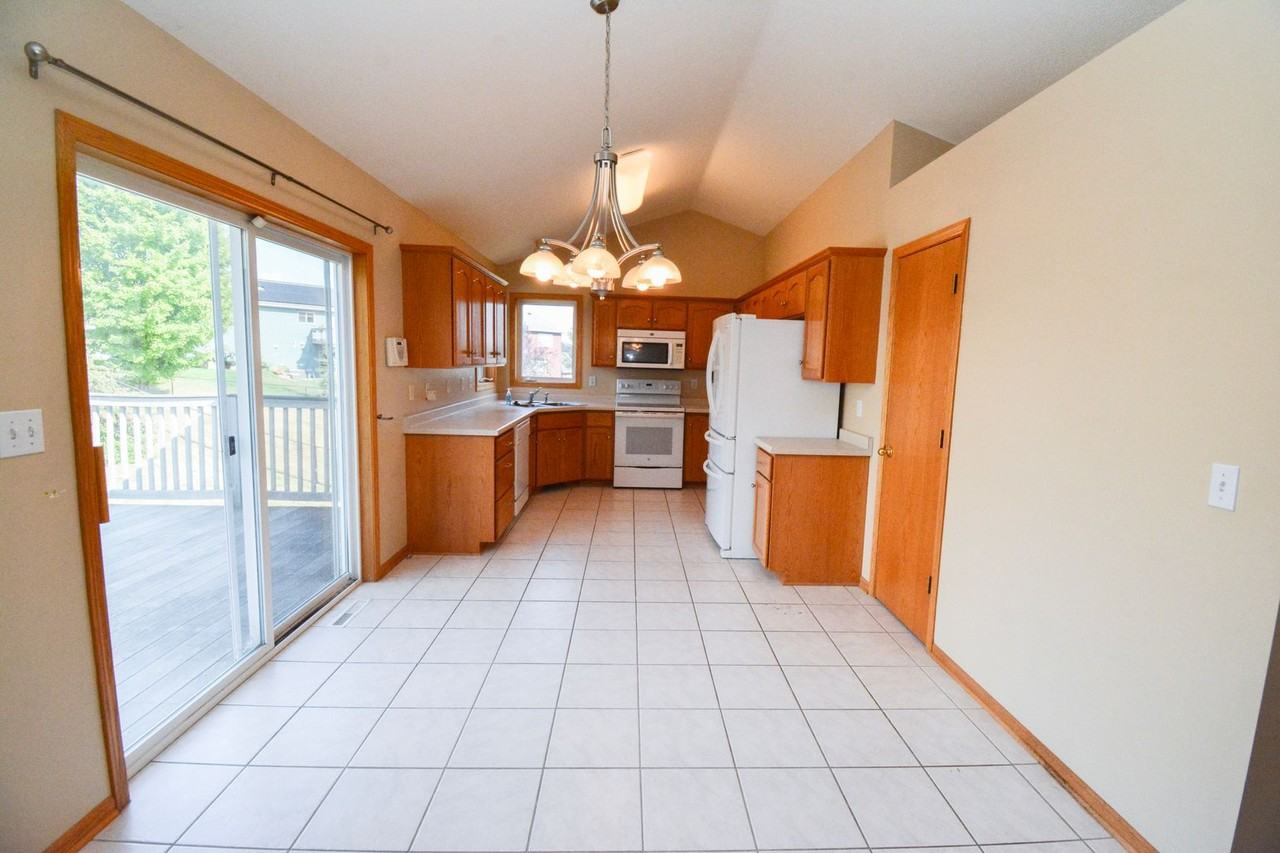 4368 Knotting Hill Ln Nw - Photo 3 of 20