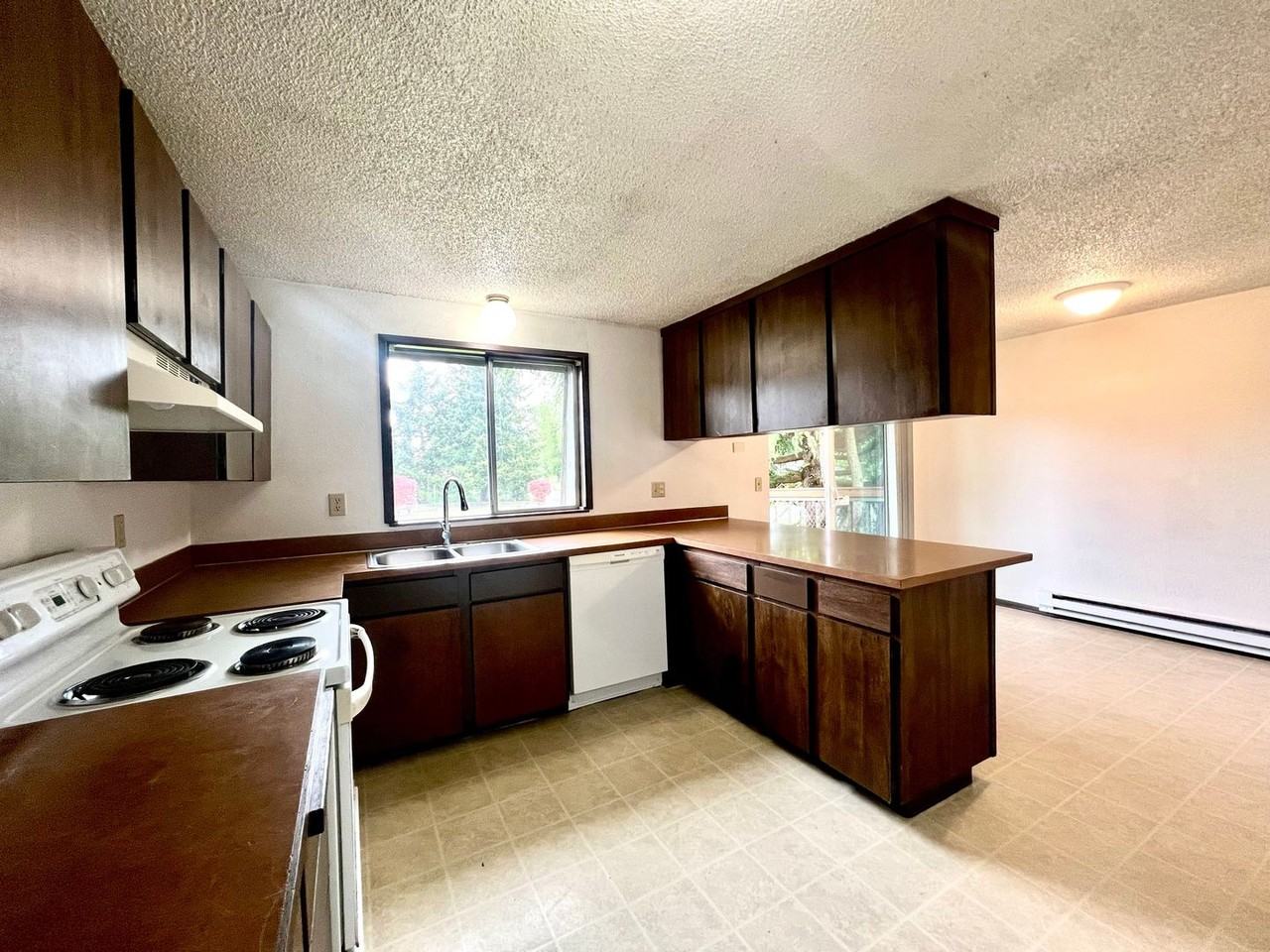 5032 S 58th St #D - Photo 4 of 34