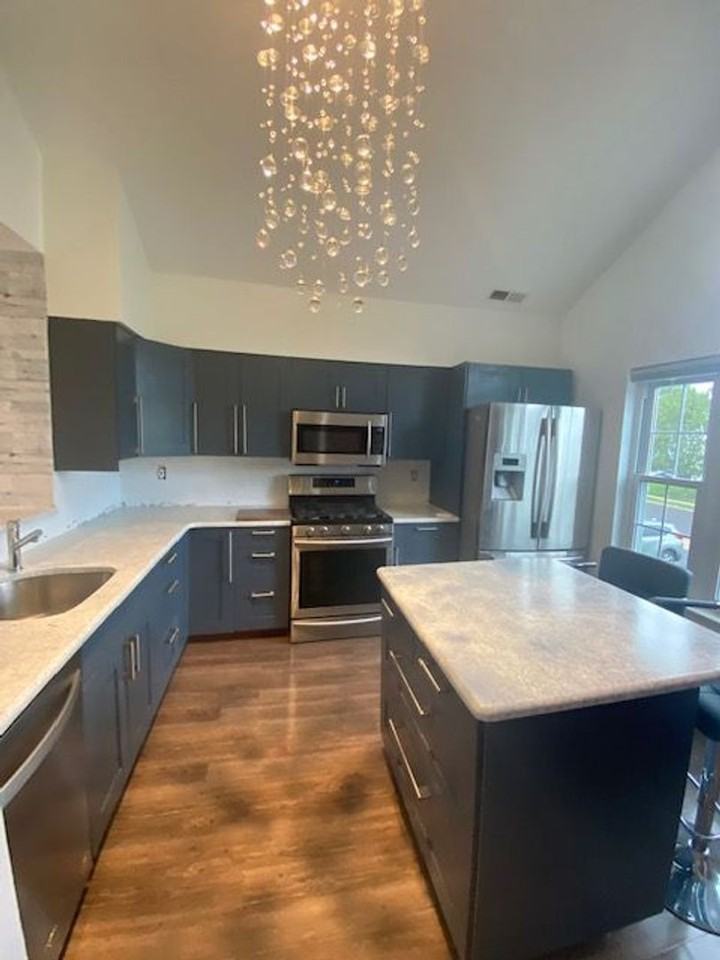 385 Independence Dr - Photo 3 of 34