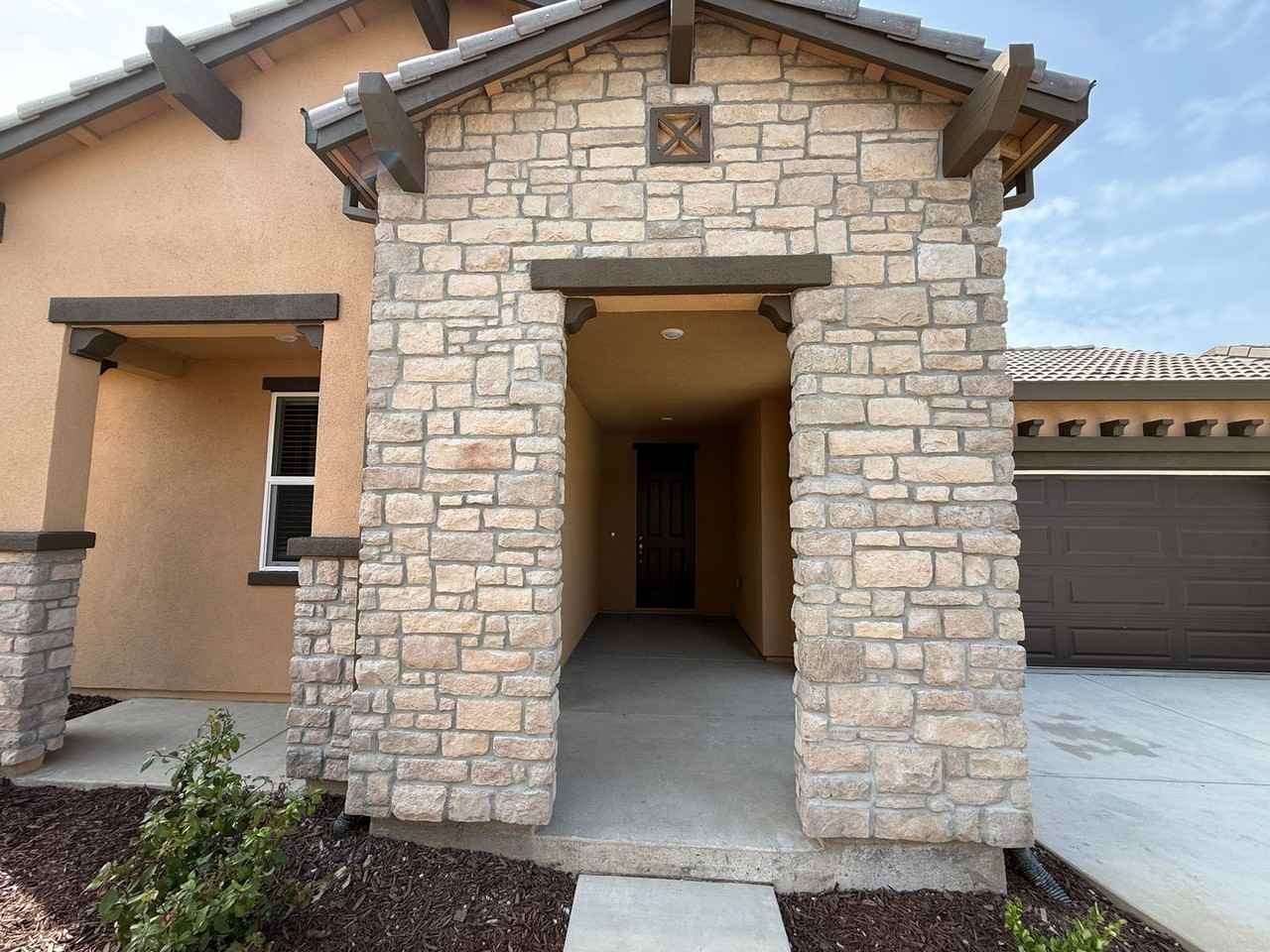 6308 Sun Haven St - Photo 3 of 43