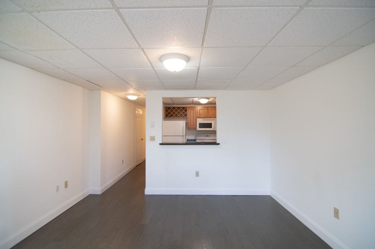 96 Queensberry St - Photo 2 of 6