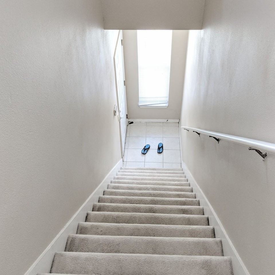 28204 Harbour Vista Cir - Photo 2 of 12