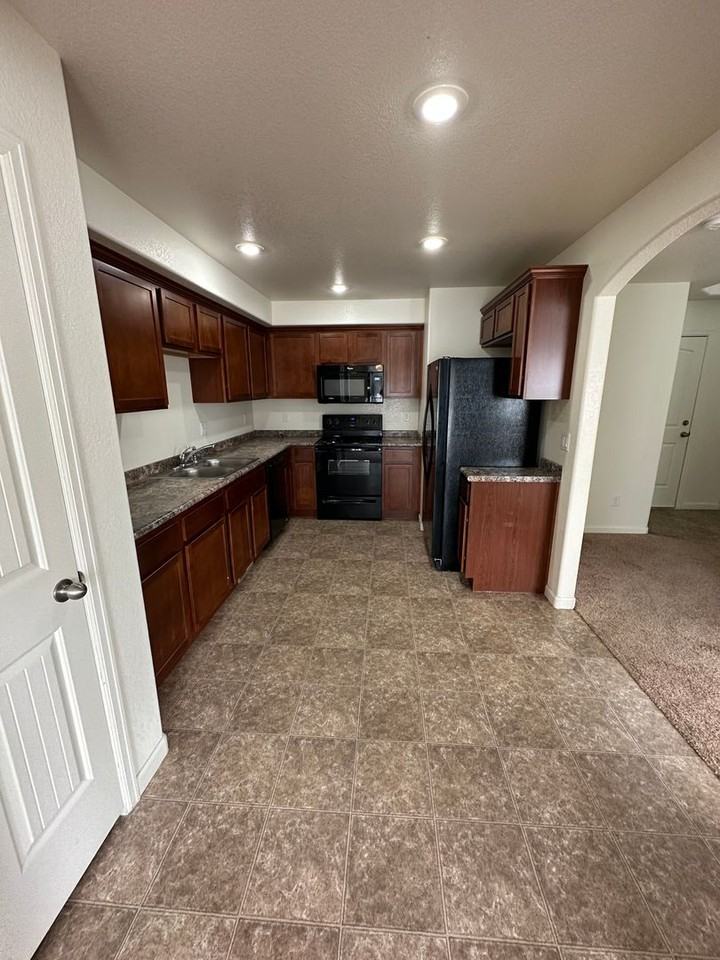 3808 Fire Walker Trl - Photo 6 of 14