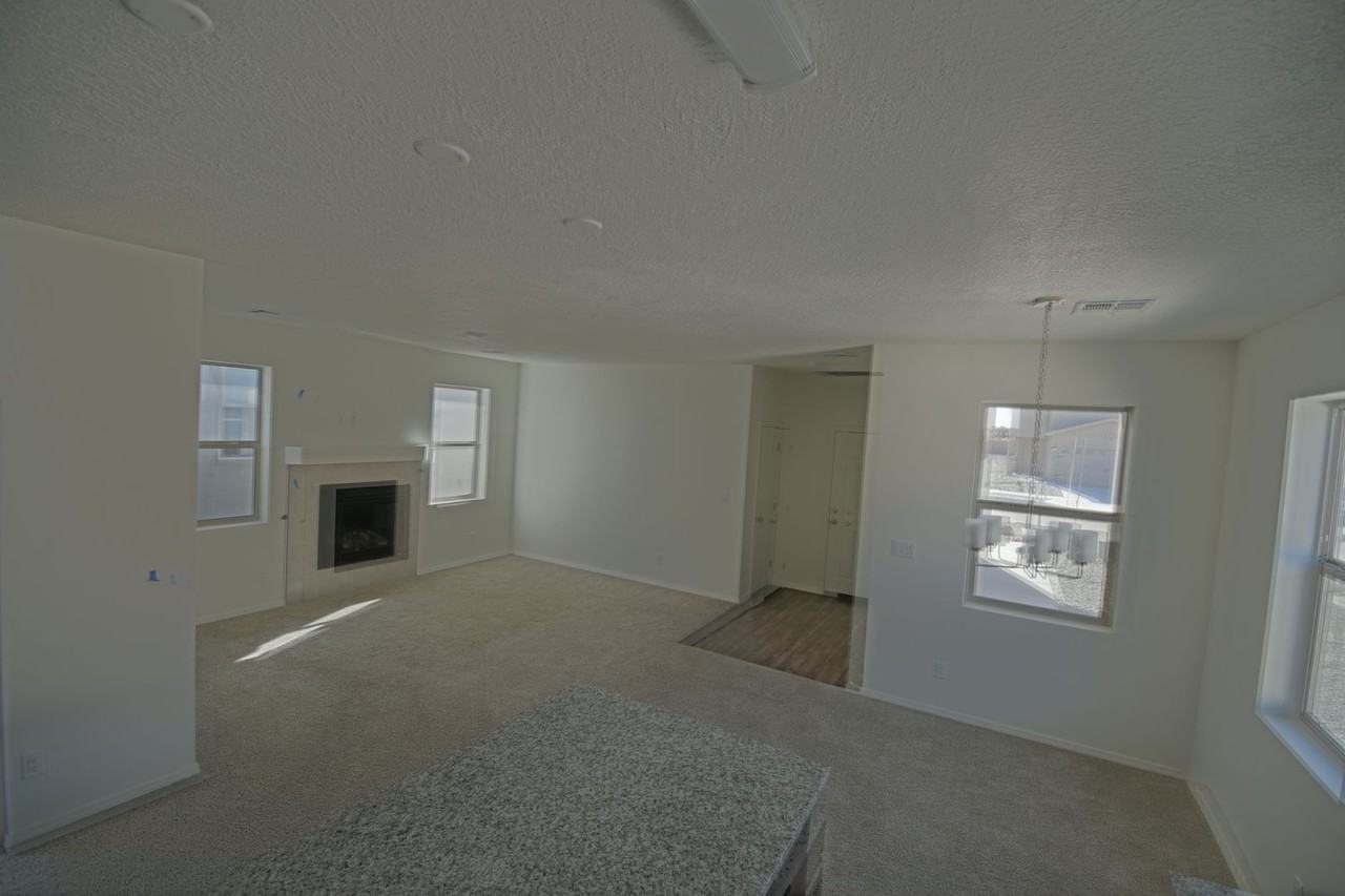 6303 Gannett Dr Ne - Photo 2 of 12