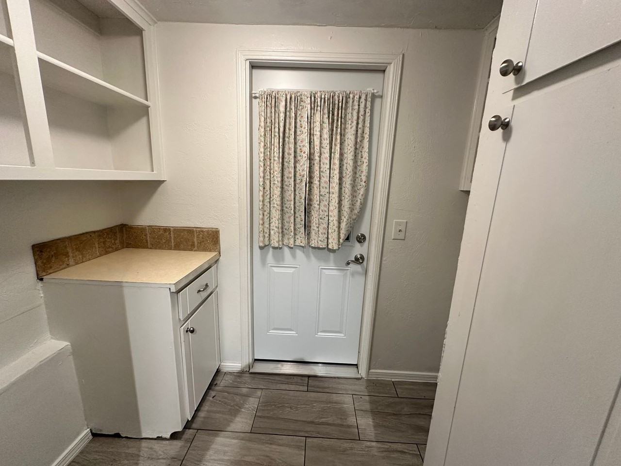 11004 Northwest 115th Street - Photo 6 of 26