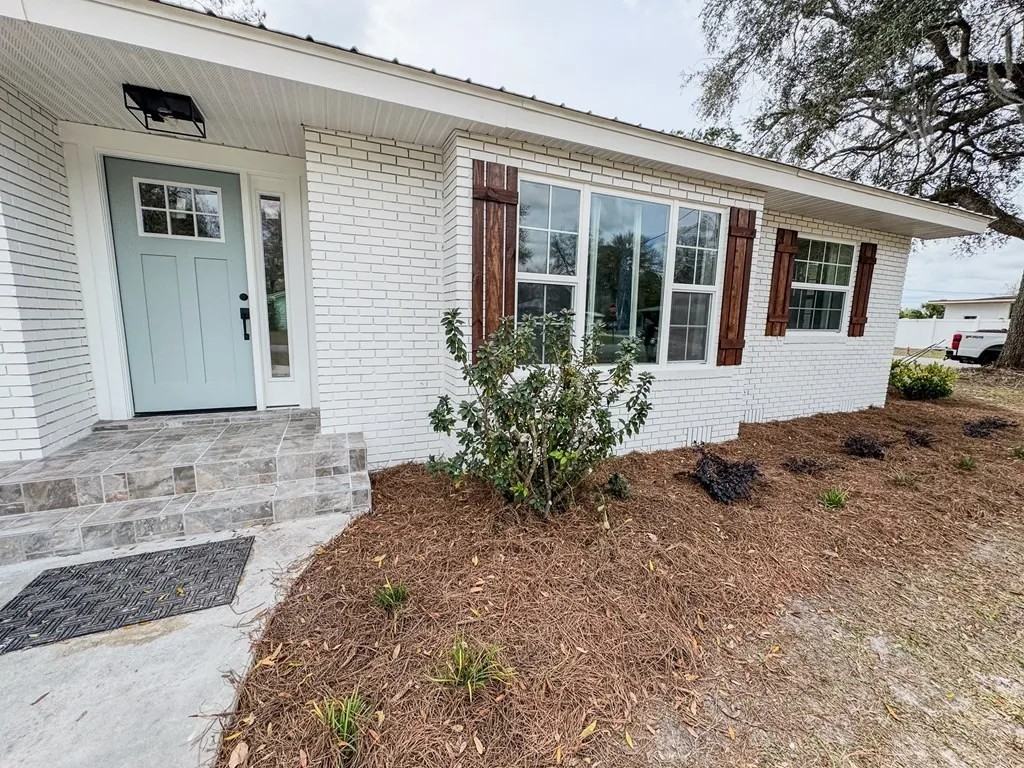 303 Ne 5th Ave #NA - Photo 2 of 8