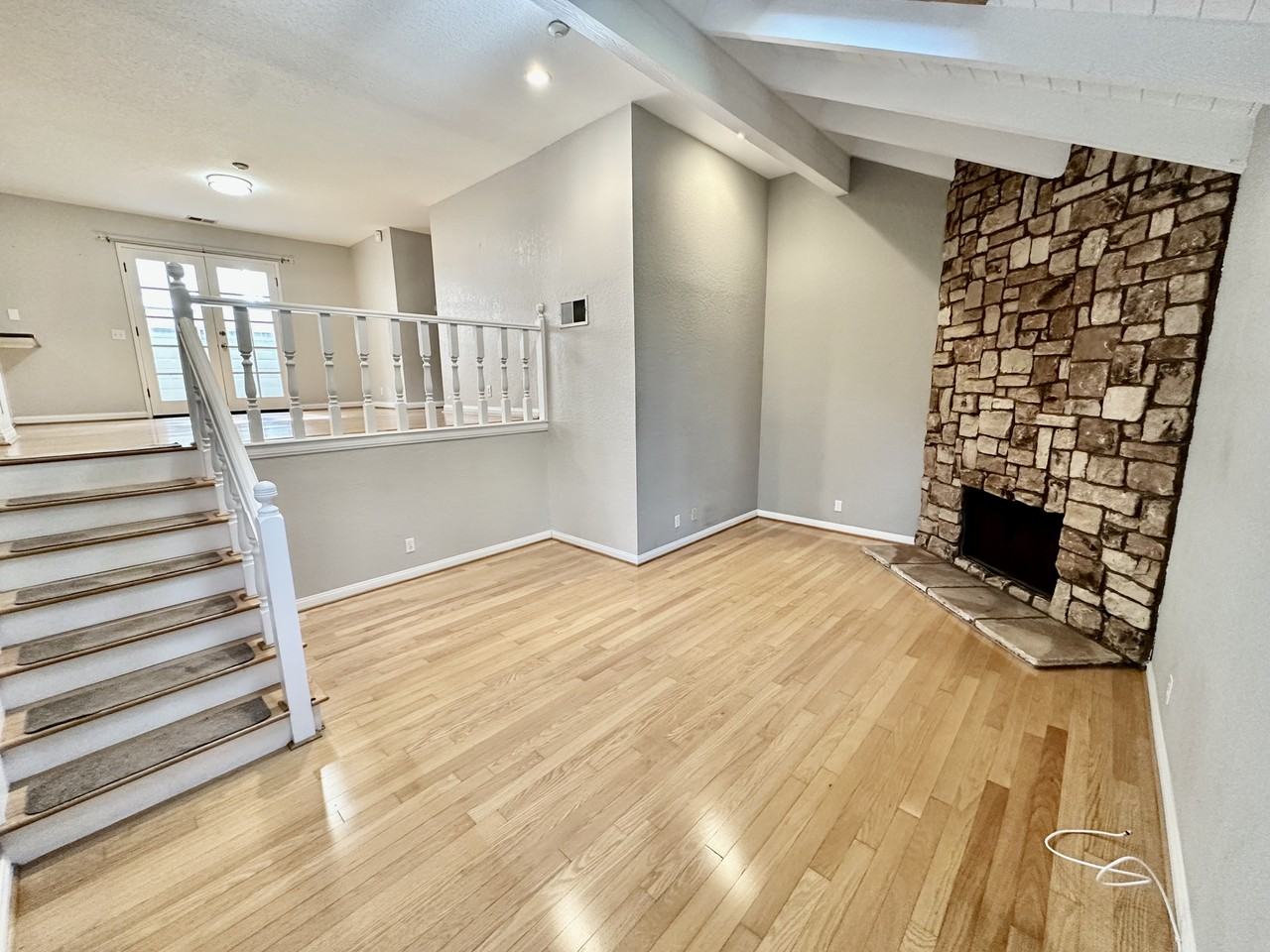2421 Vanderbilt Ln #NA - Photo 2 of 22