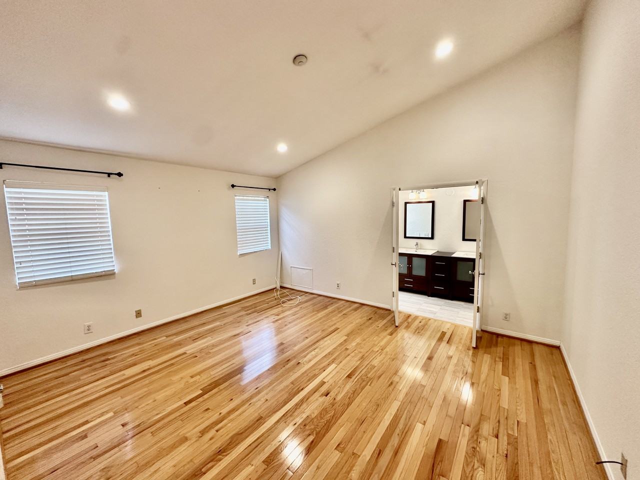 2421 Vanderbilt Ln #NA - Photo 7 of 22
