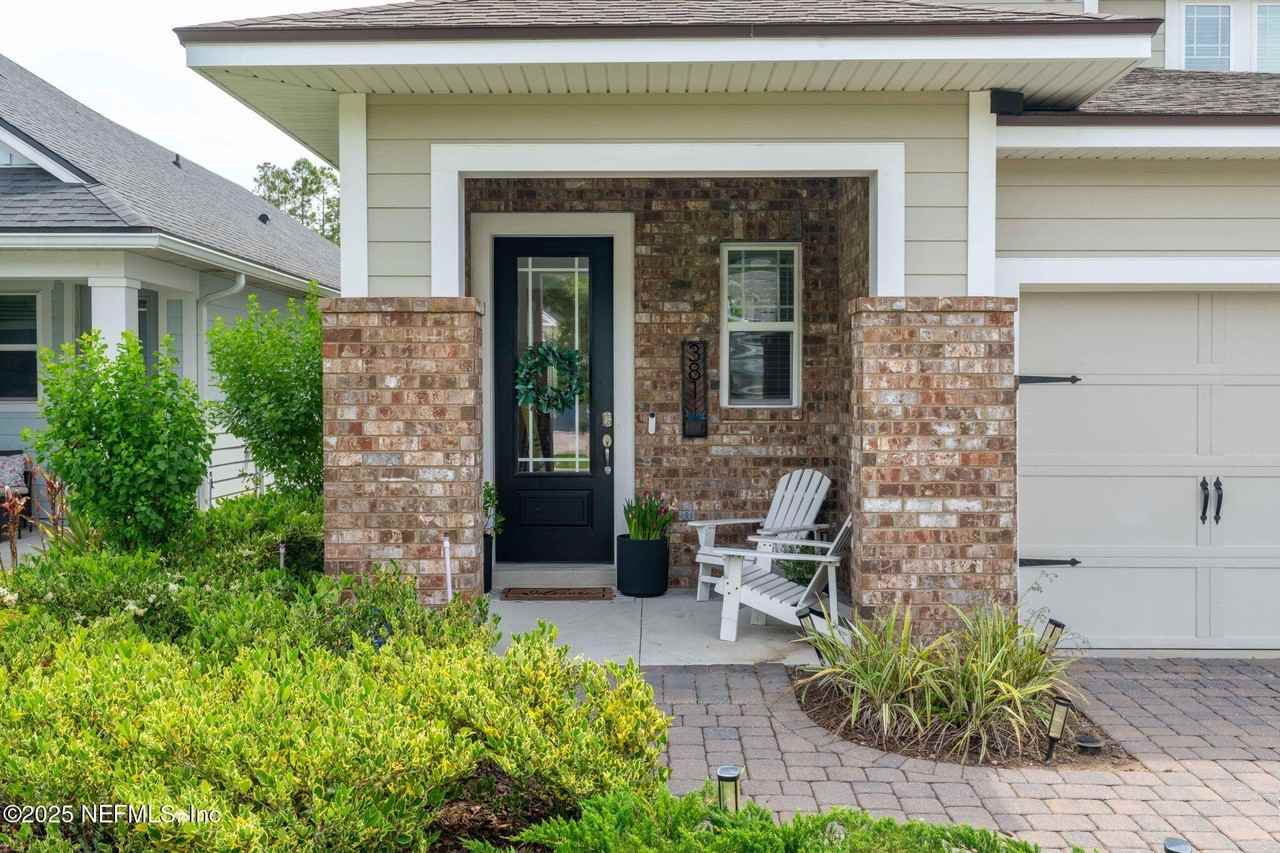 381 Pioneer Village Drive - Photo 3 of 50