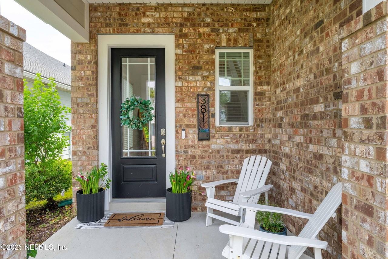 381 Pioneer Village Drive - Photo 5 of 50