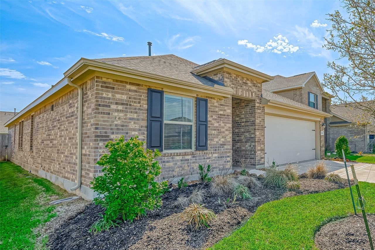 3718 Whirling Way - Photo 2 of 33