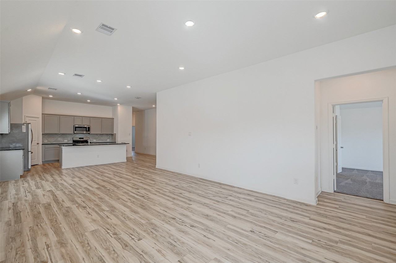 3718 Whirling Way - Photo 6 of 33