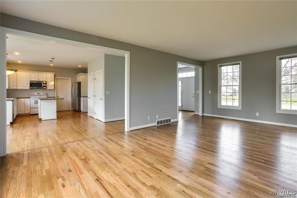 5558 Marthas Vineyard - Photo 6 of 25