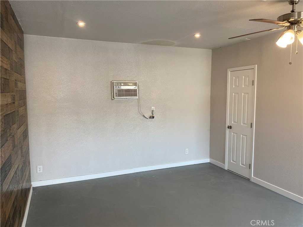 8251 Mission Boulevard - Photo 3 of 4