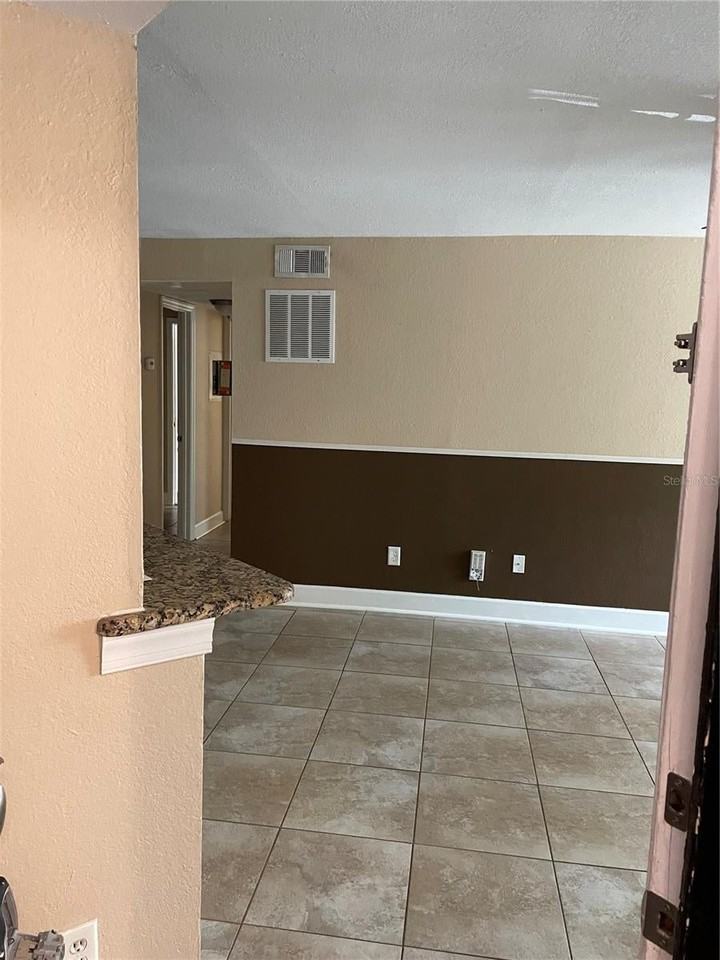 4512 Commander Dr - Photo 5 of 18