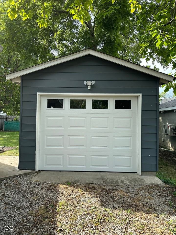 504 Elm St - Photo 3 of 21