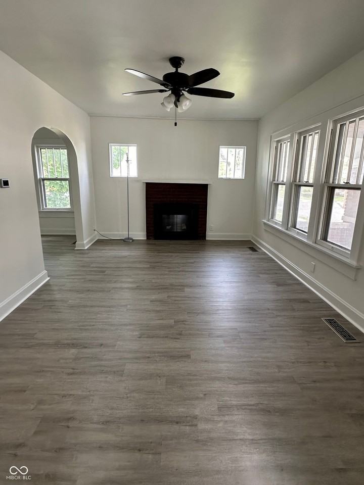 504 Elm St - Photo 6 of 21