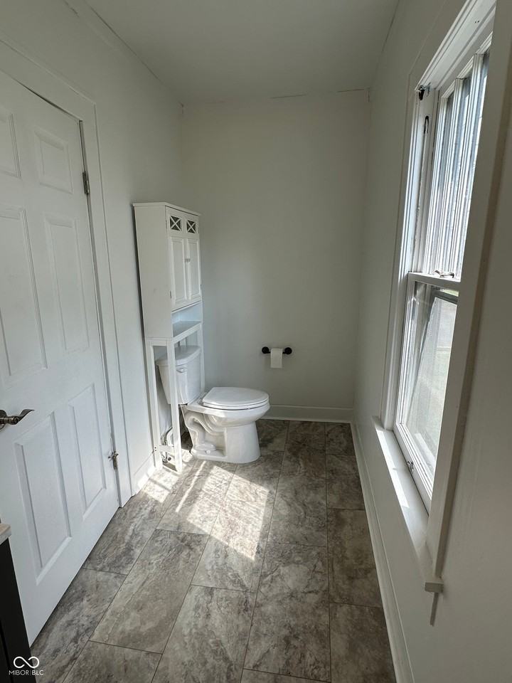 504 Elm St - Photo 7 of 21