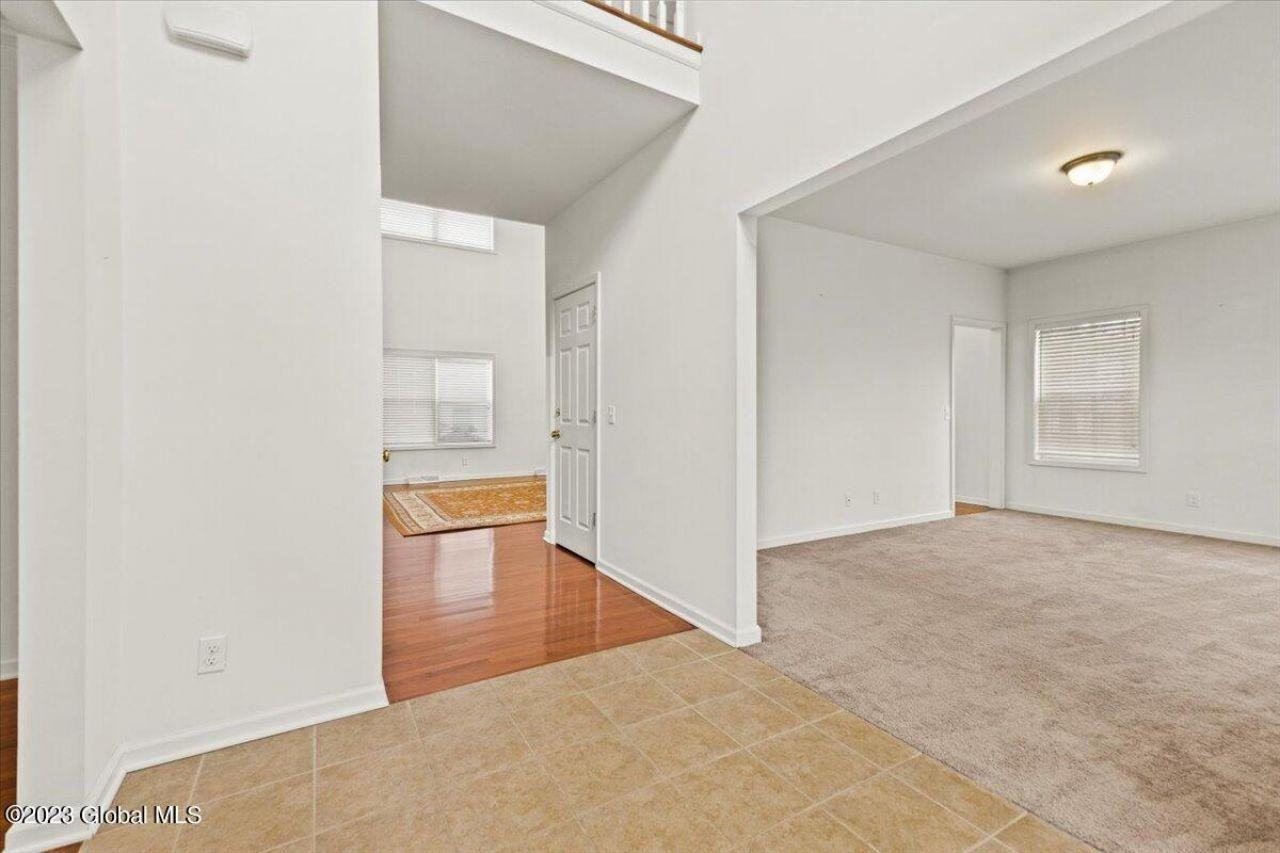 1 Woodbridge Ct - Photo 2 of 34
