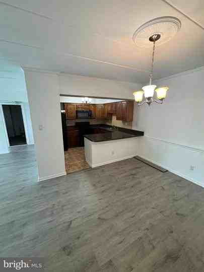 273 E Village Rd - Photo 3 of 9