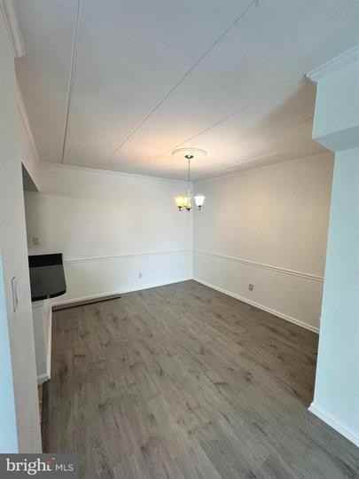 273 E Village Rd - Photo 5 of 9