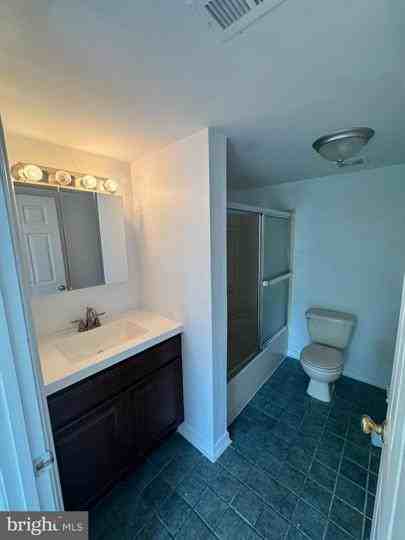 273 E Village Rd - Photo 7 of 9