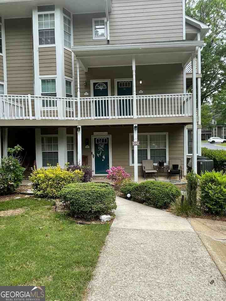 6431 Oakleaf Way - Photo 2 of 17